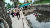 Motor Mengapung di Parit, Pemuda di Pekanbaru Dilarikan ke Klinik