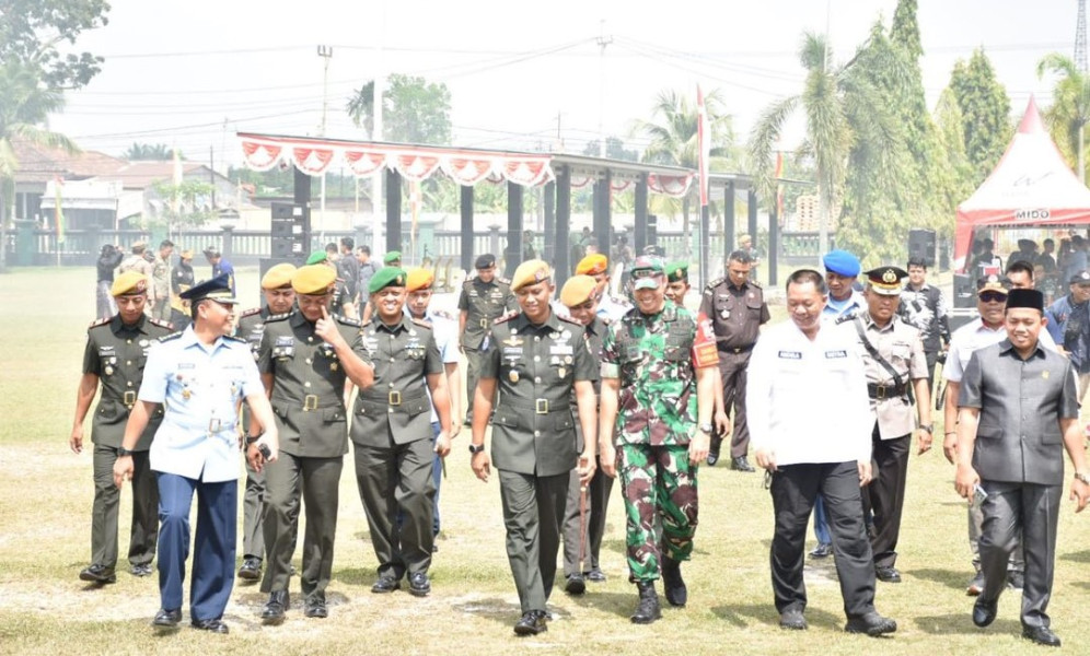 Pimpinan DPRD Pekanbaru Hadiri Sertijab Komandan Arhanud 13/PBY