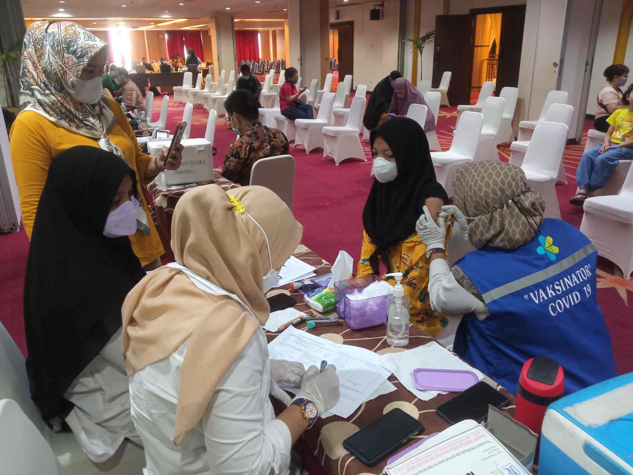 Ratusan Ribu Warga Pekanbaru Masih Menanti Vaksin Dosis Dua