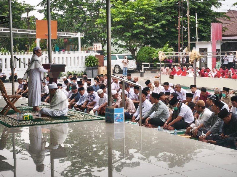 Pekanbaru Bersujud, Wako Agung dan Ratusan Warga Mohon Hujan di Tengah Kepungan Asap