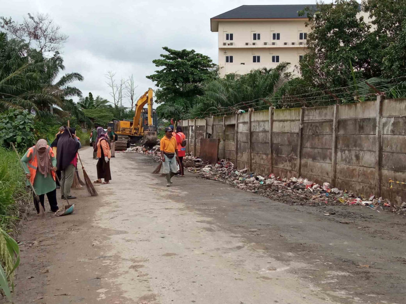 Dua Minggu Sampah Masih Menumpuk, Pemko Pekanbaru SP1 PT. EPP