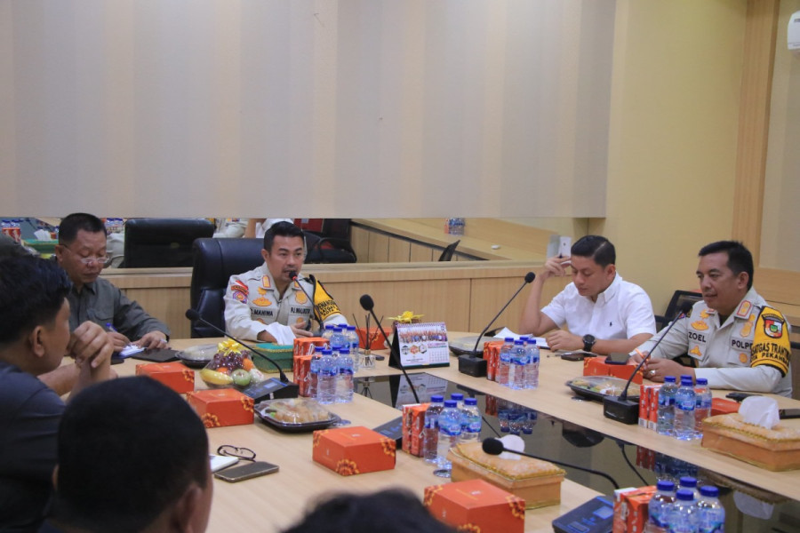 Kadis PUPR Pekanbaru Ikuti Rapat Koordinasi Kebakaran Gedung Perkantoran Tenayan Raya