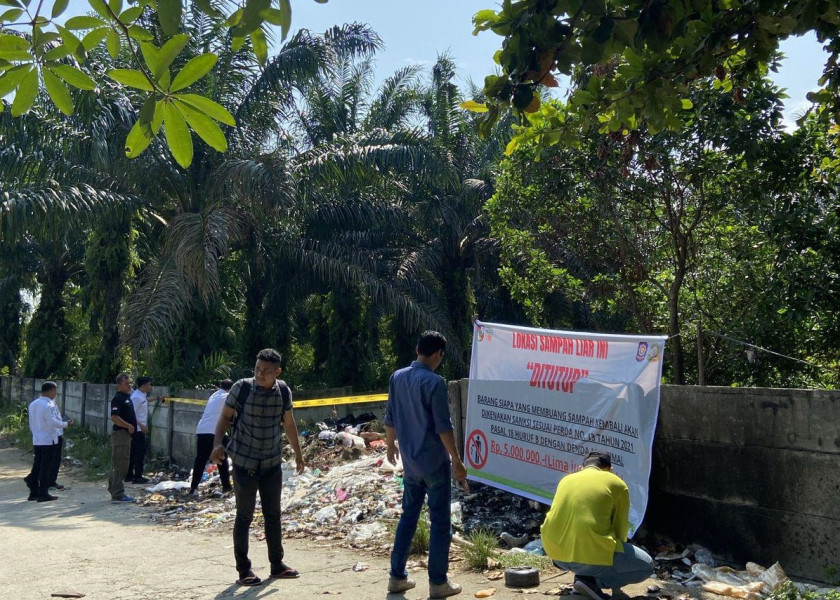 DLHK Pekanbaru Tertibkan TPS Ilegal di Jalan Pesantren Lewat Gotong Royong Bersama