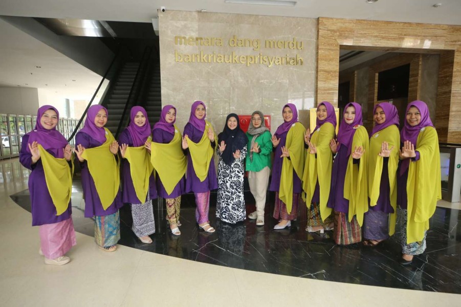 Dukung Pelestarian Budaya Melayu,  DWP BRK Syariah Ikuti Tari Zapin Masal