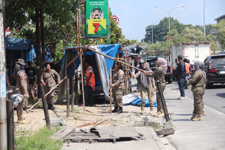PKL Soebrantas Ditertibkan, Satpol PP Kandangkan 'Lapak Berjalan'