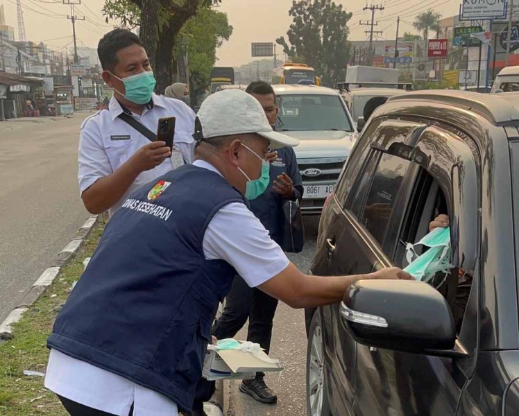 15.808 Warga Pekanbaru Sakit Akibat Kabut Asap, Ratusan Kasus Baru Bertambah Tiap Hari