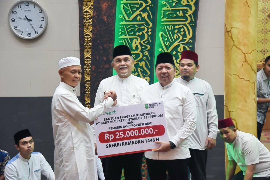 Safari Ramadan ke Masjid Al Mizan, BRK Syariah Serahkan Bantuan CSR