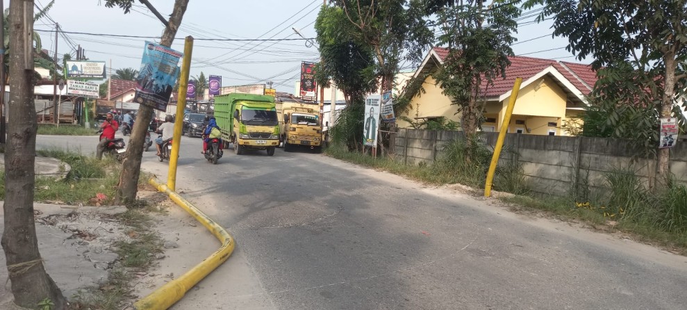 Portal Jalan Roboh Ditabrak, Dishub Kembali Jaga Jalan Pesantren