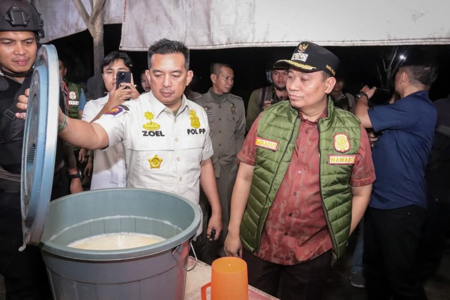 Usai Tenda Biru, Tenda Ceper Stadion Utama Riau Jadi Sasaran Penertiban Satpol PP