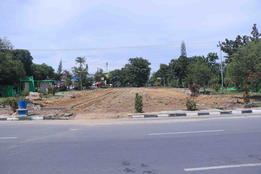 Pengaspalan Simpang Sebidang Arifin Ahmad Mulai November