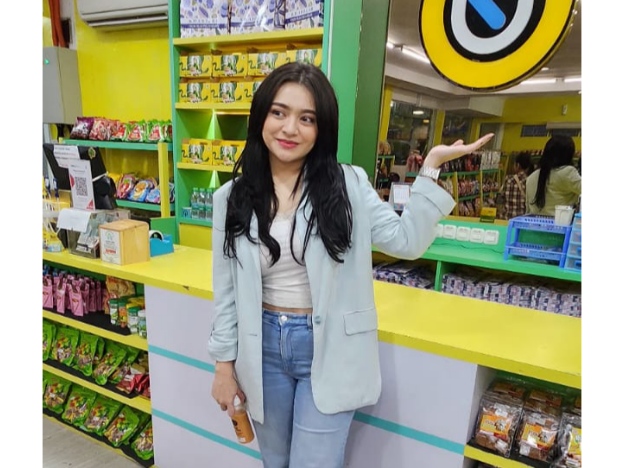 DJ Nathalie Holscher 'Cari' Talam Durian ke Pekanbaru