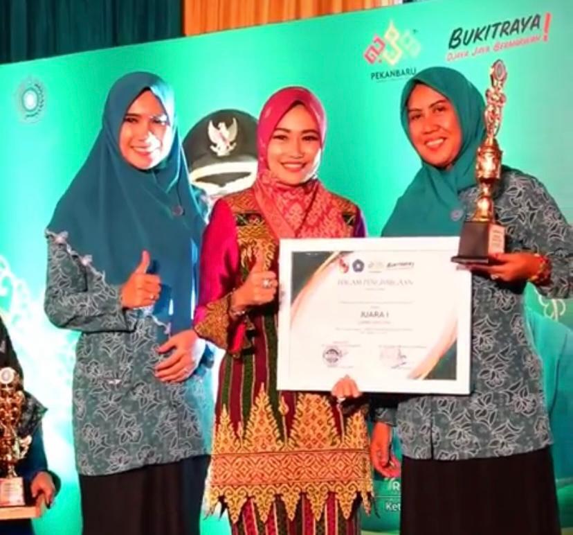 Ketua TP PKK Kota Pekanbaru Puji Jambore Kecamatan Bukit Raya