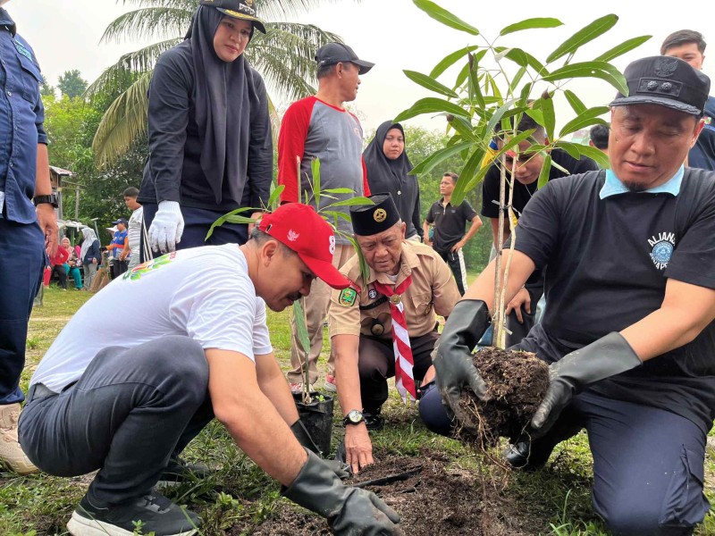 Ribuan Pemuda Pekanbaru Bergerak Bersihkan Lingkungan di 15 Kecamatan