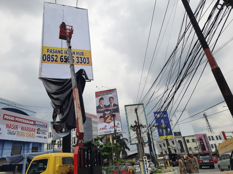 Atensi Penertiban, Reklame Ilegal di Pekanbaru Segera Dibongkar