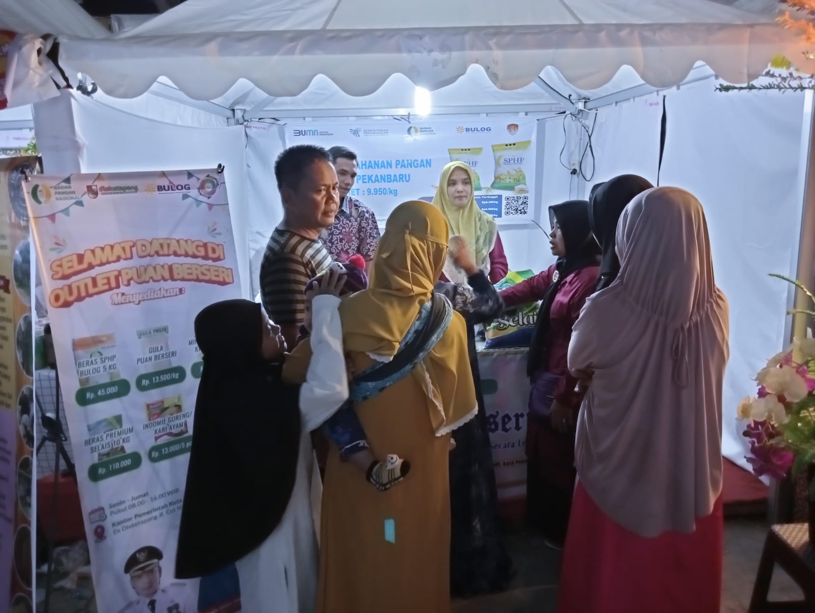 Bazar Pangan Disketapang Pekanbaru Diserbu Pengunjung Dilokasi MTQ Ke-55