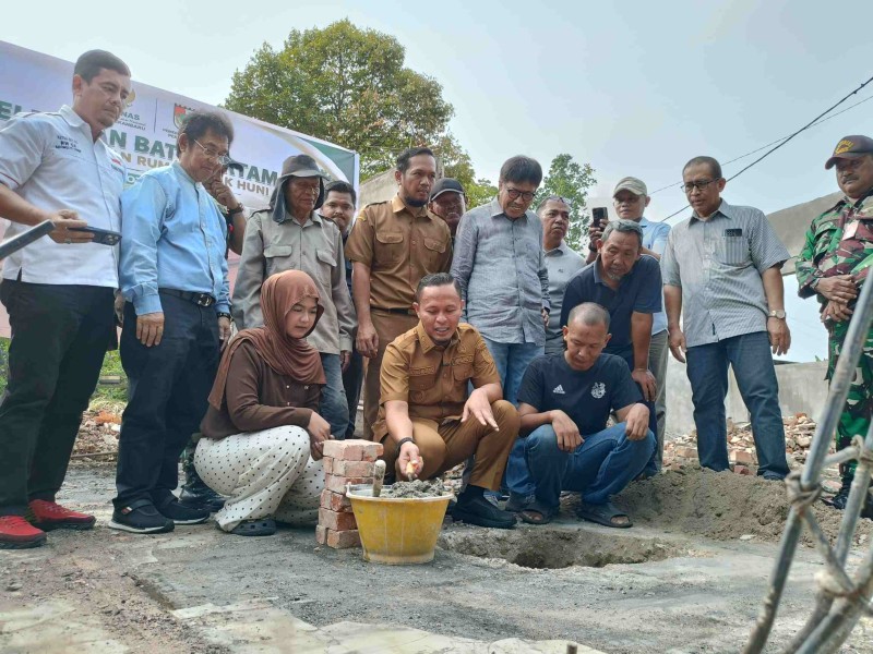 Gandeng BAZNAS, Wako Pekanbaru Bangunkan Rumah untuk Korban Kebakaran di Marpoyan Damai
