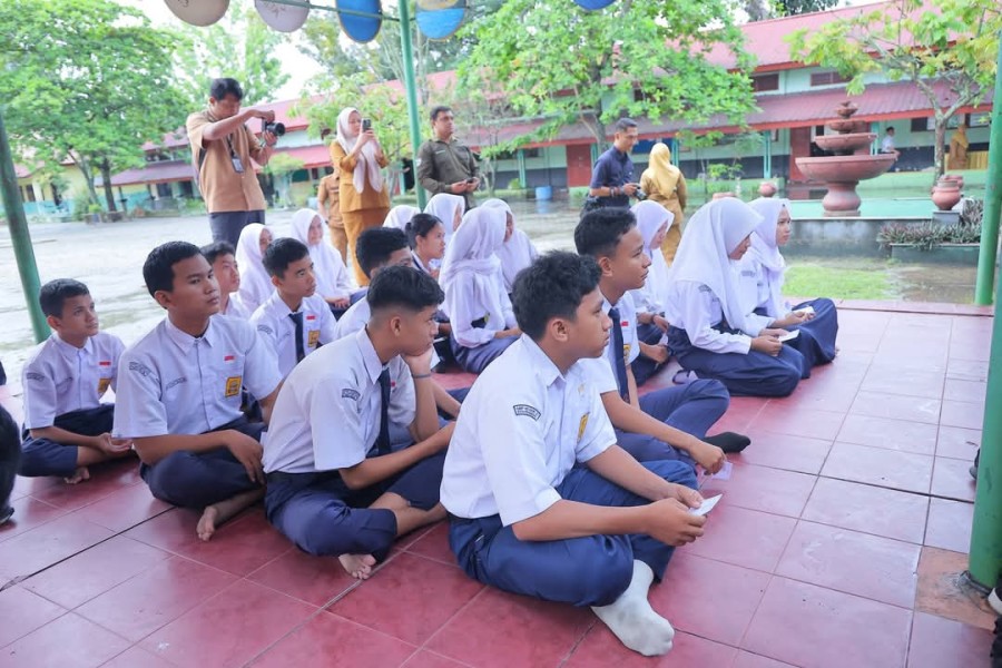 Sekolah di Pekanbaru Diingatkan Tak Boleh Lagi Jual Baju Seragam