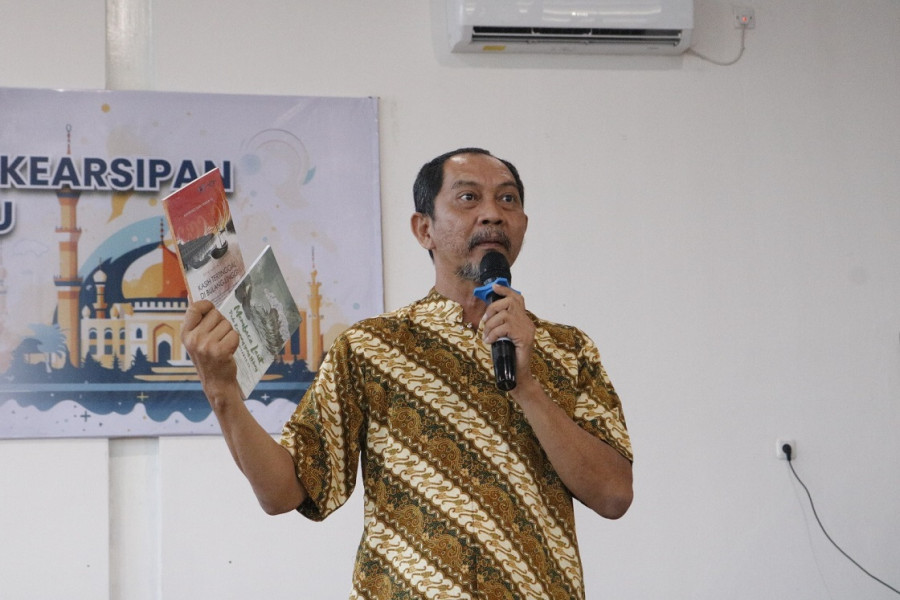 Dispusip Pekanbaru Terima Hibah Buku dari Penulis Kumpulan Puisi