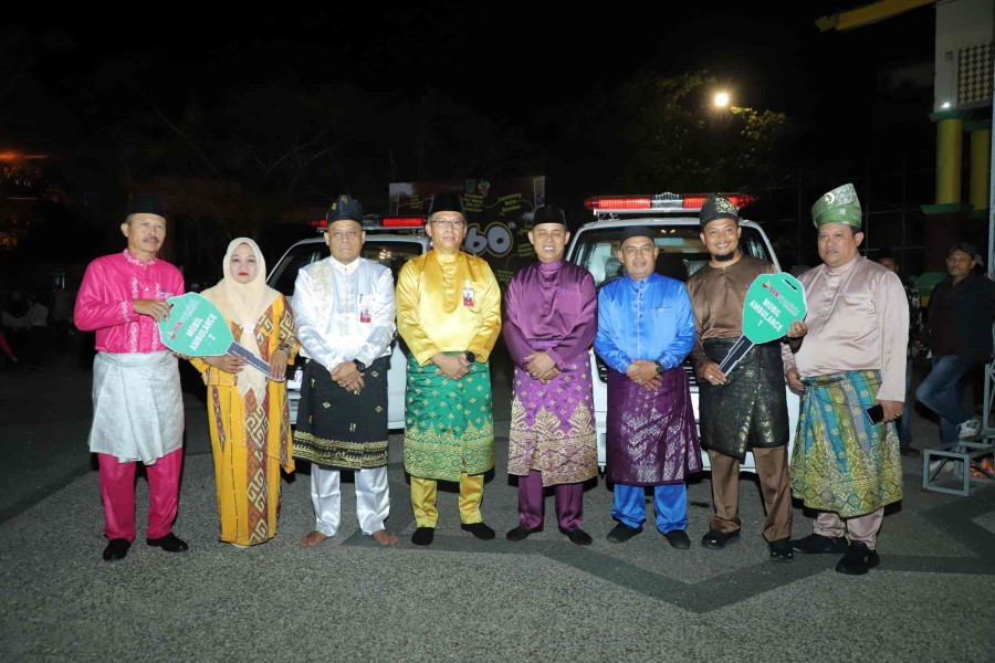 Bersempena Milad Inhil, BRK Syariah Serahkan Bantuan 2 Unit Ambulans