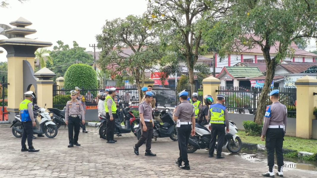 Operasi Patuh! Polda Riau Periksa Kendaraan Personel Polri