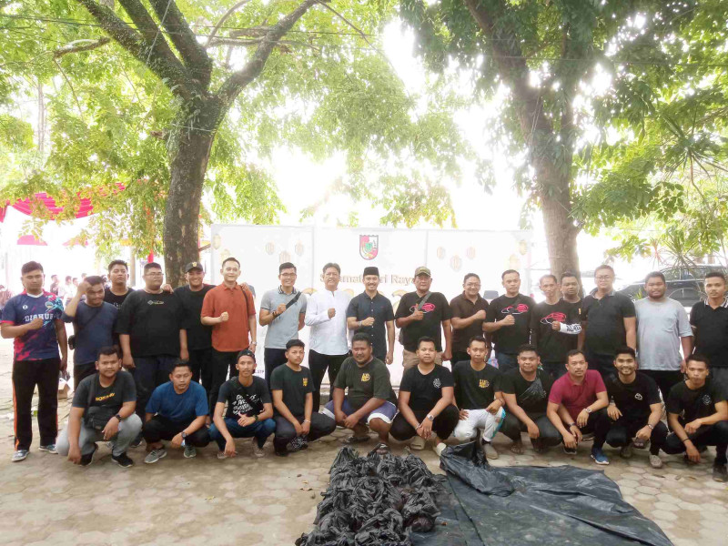 Berbagi di Momen Idul Adha, Dishub Pekanbaru Bagikan Paket Daging Kurban ke Ribuan Jukir