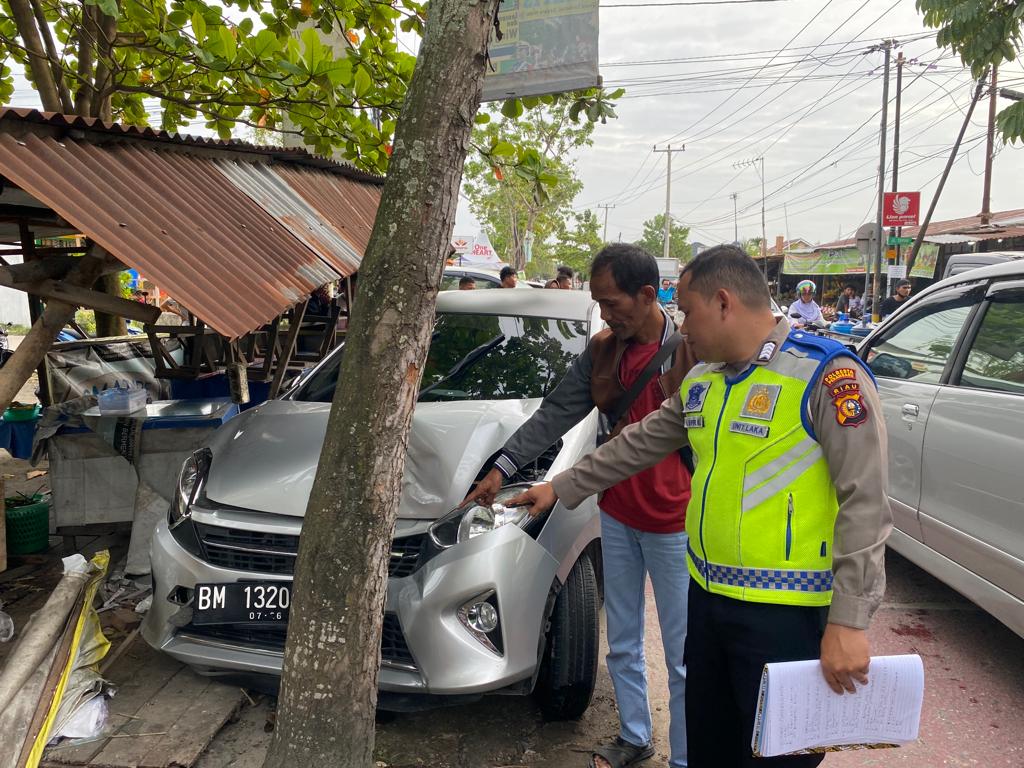 Ditabrak Agya, Ibu Tewas Anak Luka