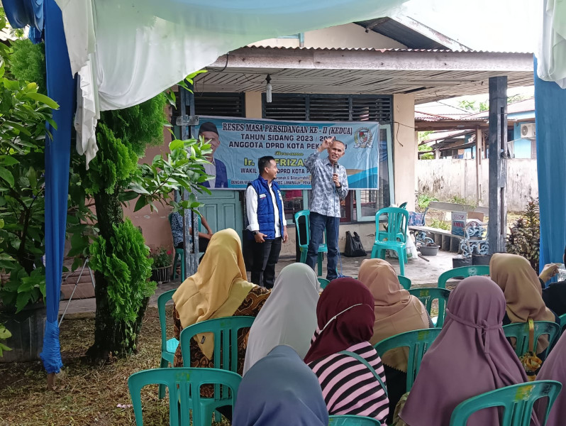 Wakil Ketua DPRD Nofrizal Sosialisasi Program UHC di Kedung Sari
