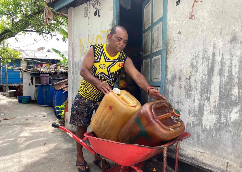 Gerobak Sorong CSR BRK Syariah, Penggerak Rezeki Rintus dan Warga Desa Mengkait