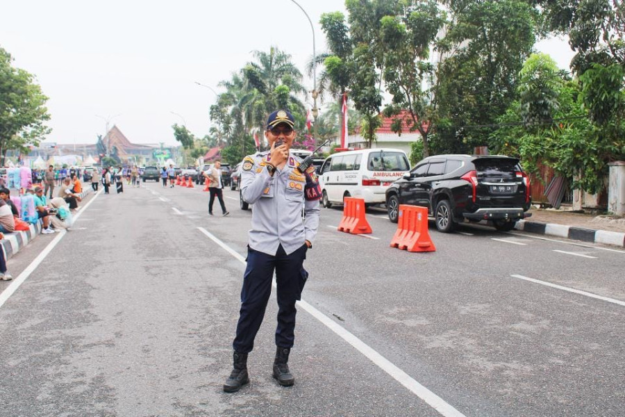Dishub Tertibkan Parkir di Kawasan CFD Sudirman
