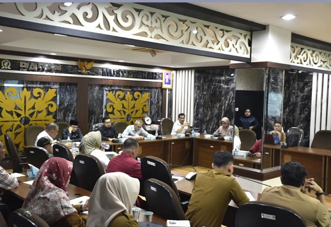 Wakil Ketua DPRD Pekanbaru Nofrizal Pimpin Rapat Banmus