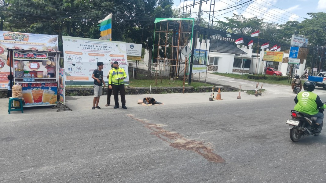 Pemotor Meregang Nyawa di Depan Gerbang Unri Usai Tabrak Belakang Mobil