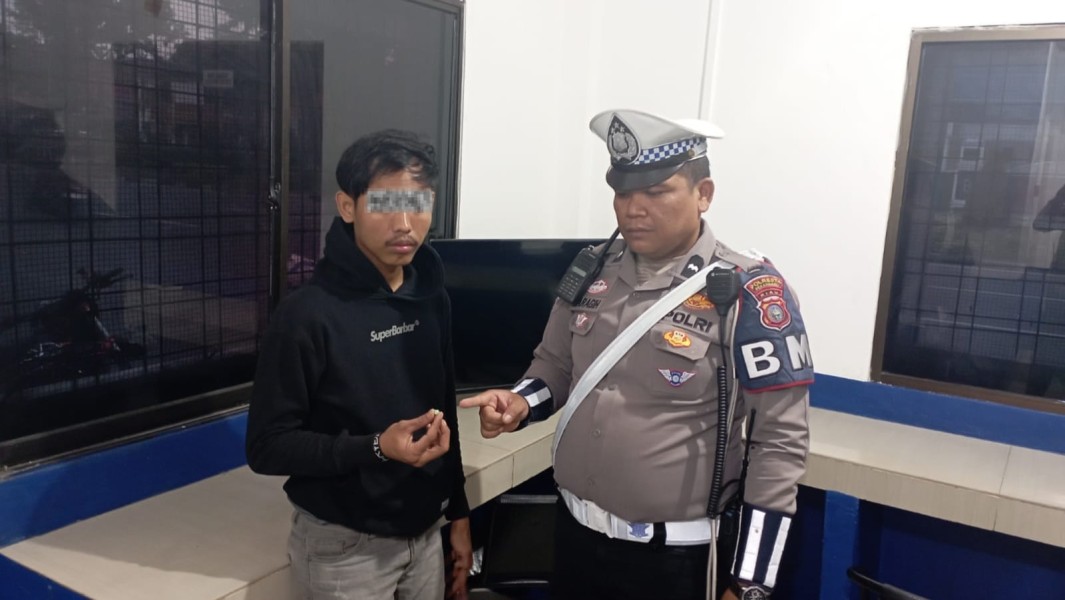 Kaget Lihat Polantas, Pemotor di Pekanbaru Diamankan Bawa Ekstasi