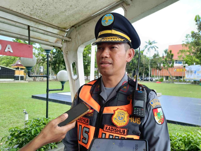 Revitalisasi JPO Sudirman Tahap Pemasangan Lampu Hias, Spot Ikonik di Pekanbaru Segera Rampung