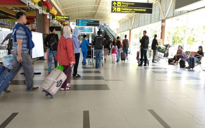 Lonjakan Penumpang H-3 Idul Fitri, Begini Syarat Penerbangan di Bandara SSKII Pekanbaru