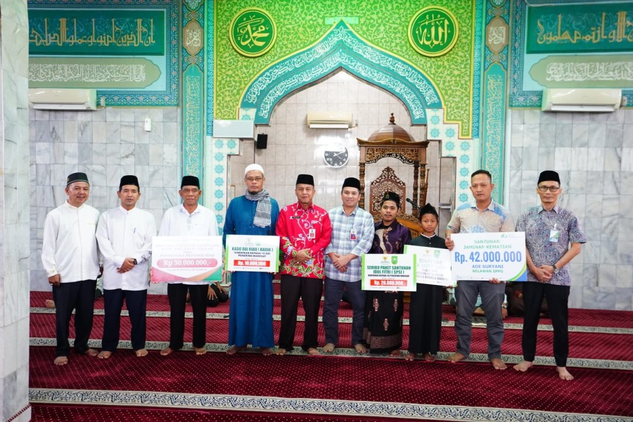 Komitmen CSR BRK Syariah di Bulan Ramadan, Salurkan Bantuan Rp30 Juta Untuk Masjid Al-Ikhlas