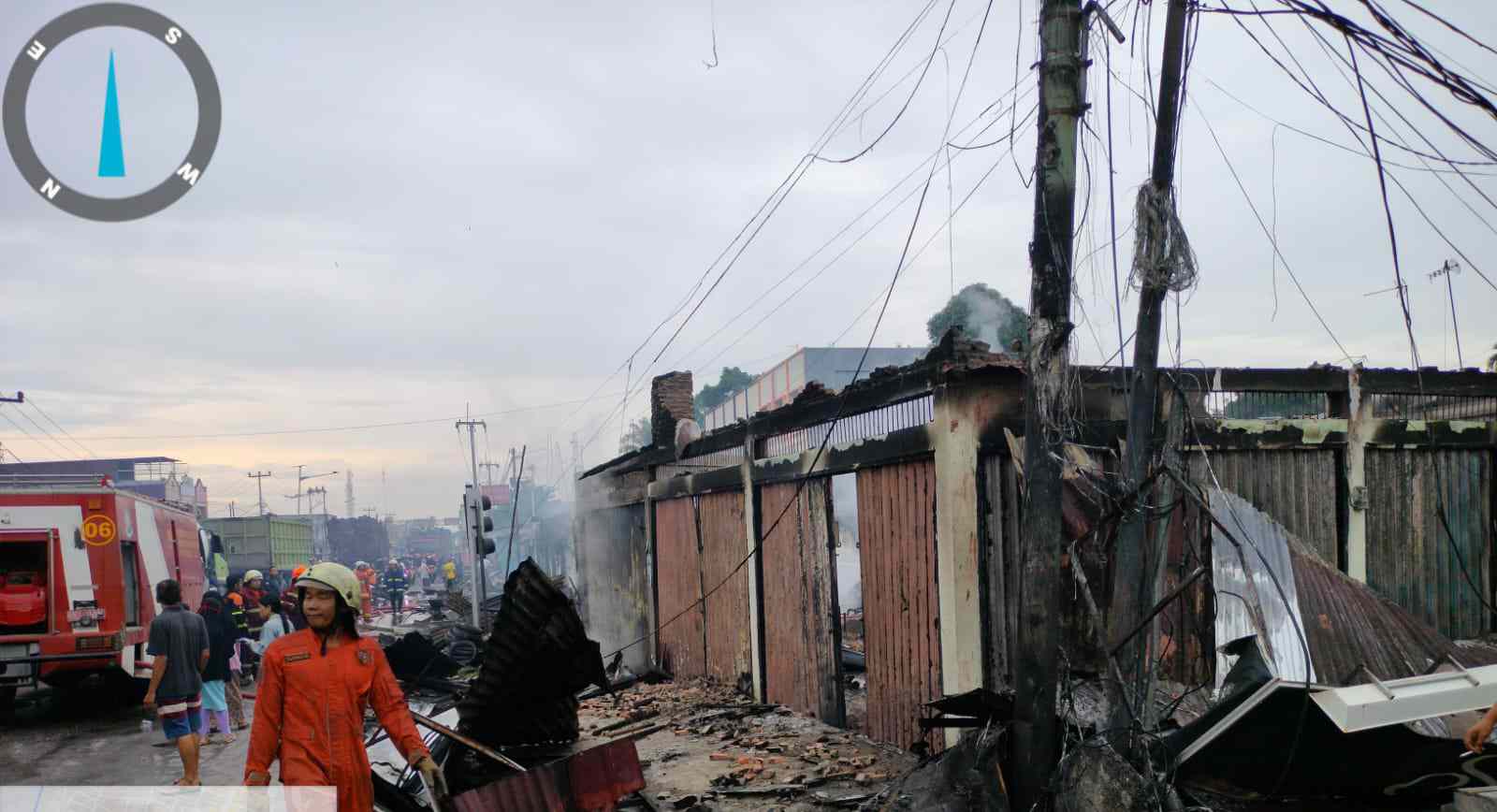 Kebakaran Hebat Hanguskan Puluhan Kios dan Rumah Permanen