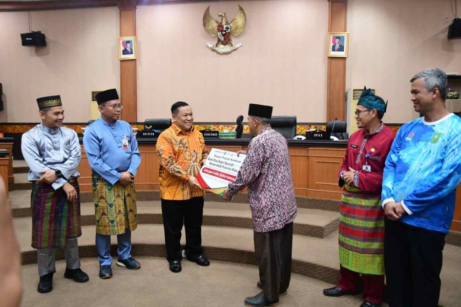 CSR BRK Syariah, Guru di Rohil Diberangkatkan Umroh