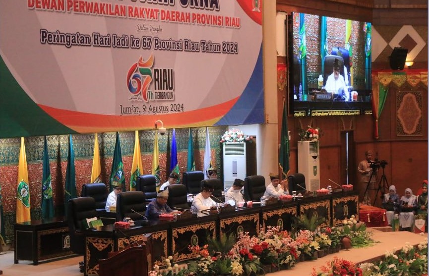 Tengku Azwendi Fajri Hadiri Rapat Paripurna HUT Riau Ke 67