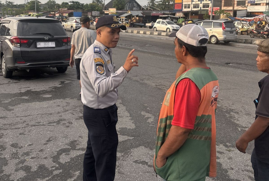 UPT Perparkiran Dishub Patroli Jukir di Pasar Arengka