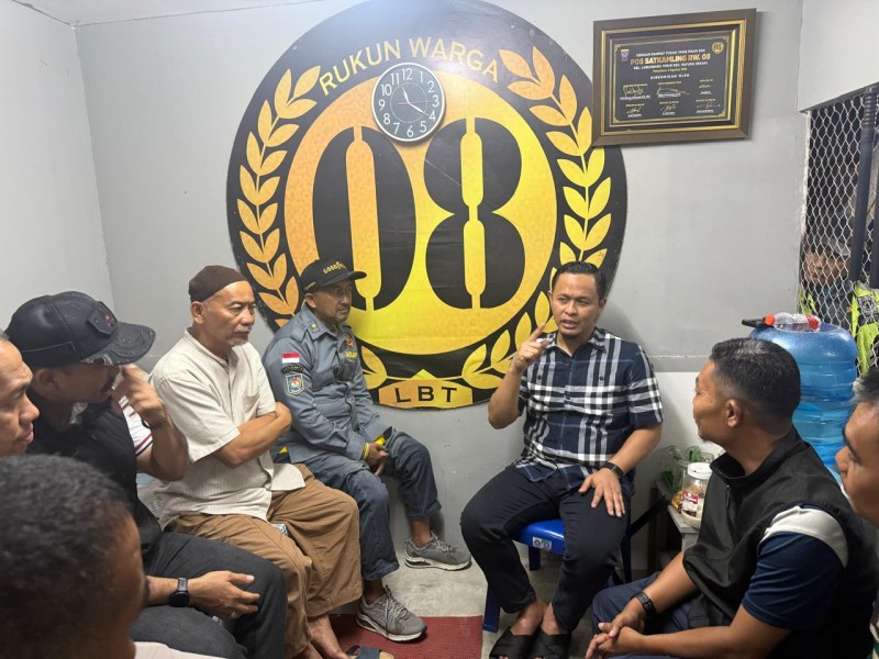 Jelang Tengah Malam Wako Agung Turun Cek Satkamling, Pastikan Keamanan Lingkungan Berjalan