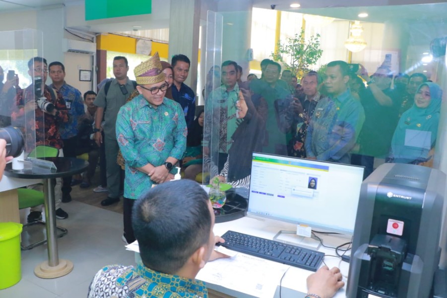 Menpan-RB Tinjau MPP Pekanbaru