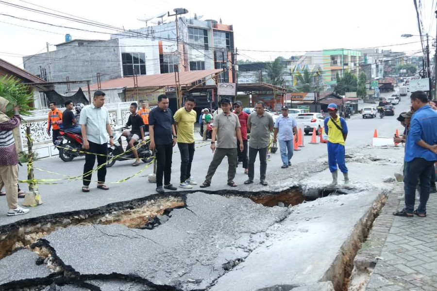 Wako Pekanbaru Cari Tambahan Anggaran untuk Penanganan Jalan Rusak