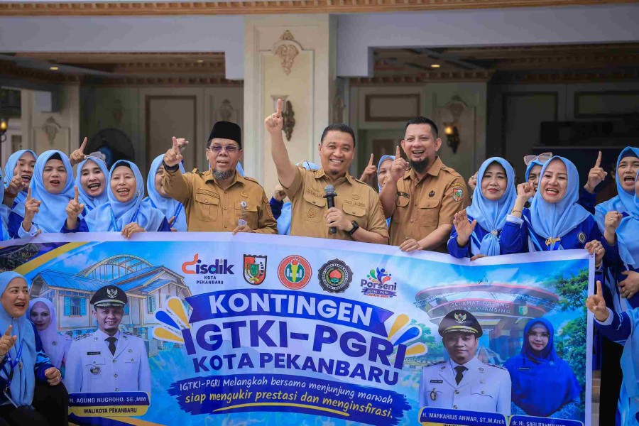 Wawako Pekanbaru Lepas 65 Guru TK ke Porseni, Targetkan Prestasi Membanggakan
