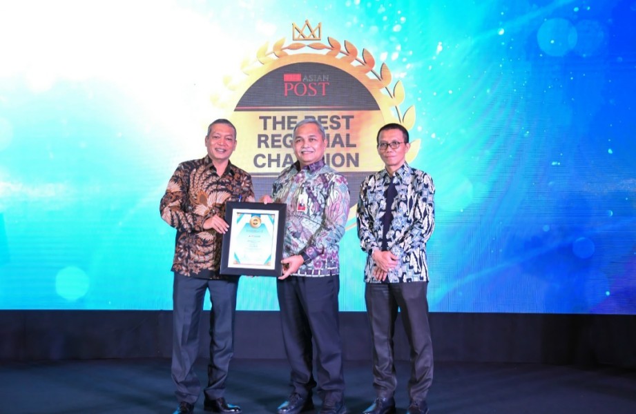 Predikat Kinerja Keuangan Unggul Selama 2023-2024, BRK Syariah Dinobatkan BUMD Keuangan Terbaik
