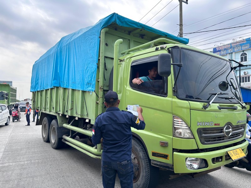Libur Nataru, Truk Angkutan Barang Dilarang Melintas di Pekanbaru