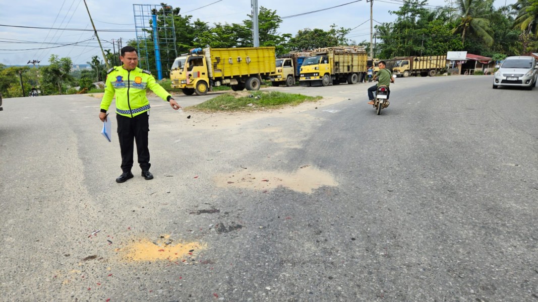 Dihantam Truk Tangki, IRT Tewas Bersimbah Darah di Simpang Badak Pekanbaru