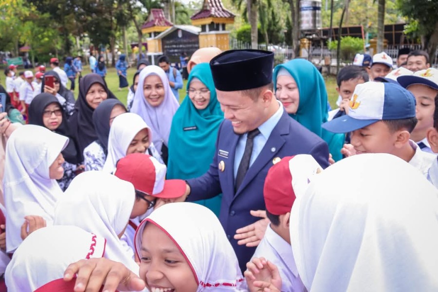 Siswa Kurang Mampu di Pekanbaru Bakal Dapat Bantuan Perlengkapan Sekolah