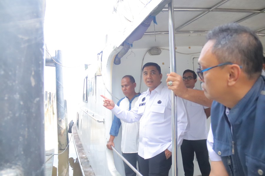 Kembangkan Wisata Air di Tepian Sungai Siak, Pj Sekda Boyong Jajaran Tinjau ke Pelabuhan