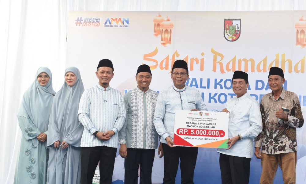 Salurkan Bantuan, BRK Syariah dan Pemko Pekanbaru Dorong Perbaikan Fasilitas Masjid