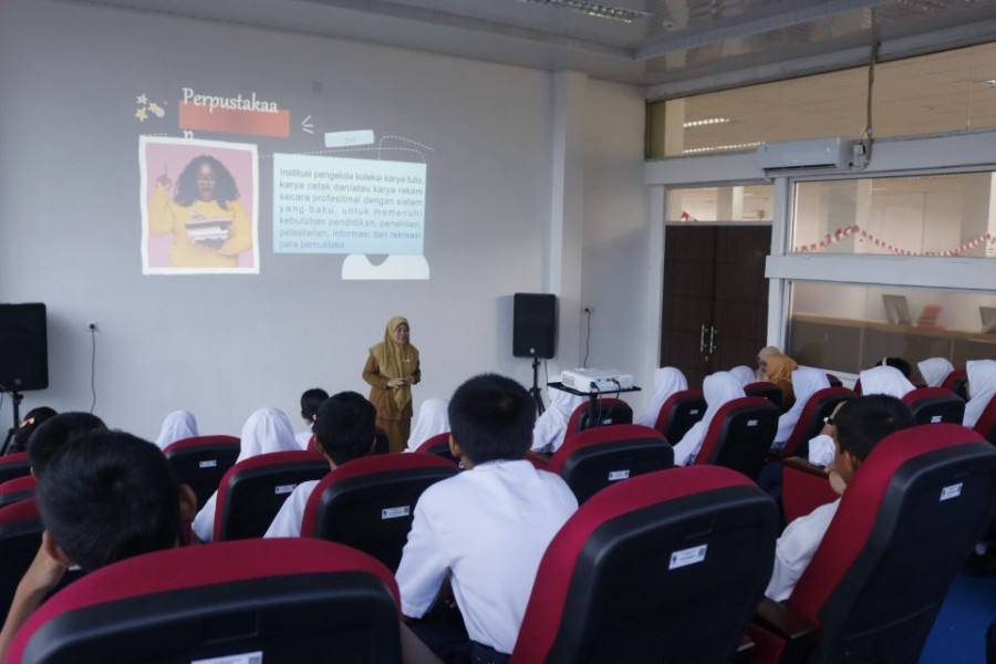 Dispusip Pekanbaru Sosialisasikan OPAC di SMPN 26